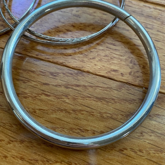 Silver bangle bundle 🩶 - Picture 3 of 5